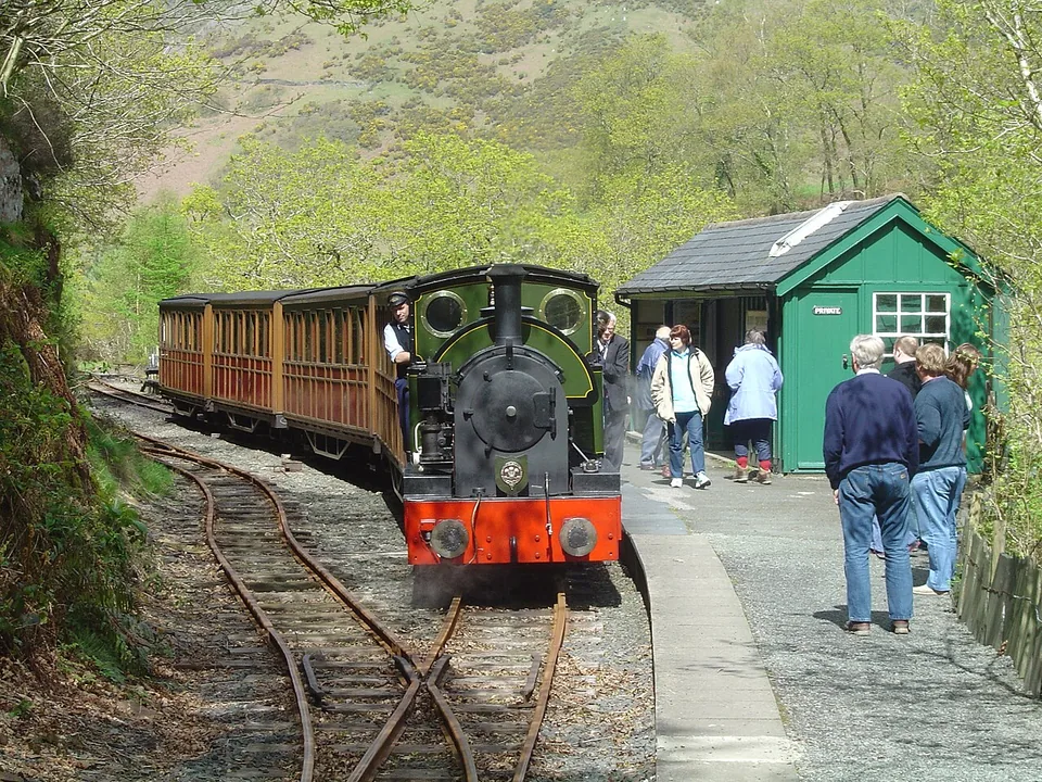 Edward Thomas at Nant Gwernol - 2005-04-29